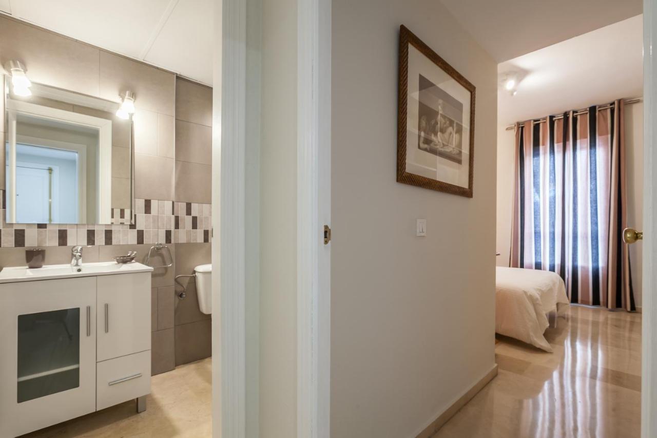 Apartamento Cerca Del Alcazar Con Garaje Privado เซบีญา ภายนอก รูปภาพ