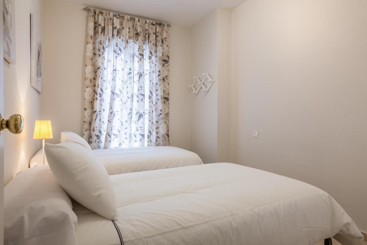 Apartamento Cerca Del Alcazar Con Garaje Privado เซบีญา ภายนอก รูปภาพ